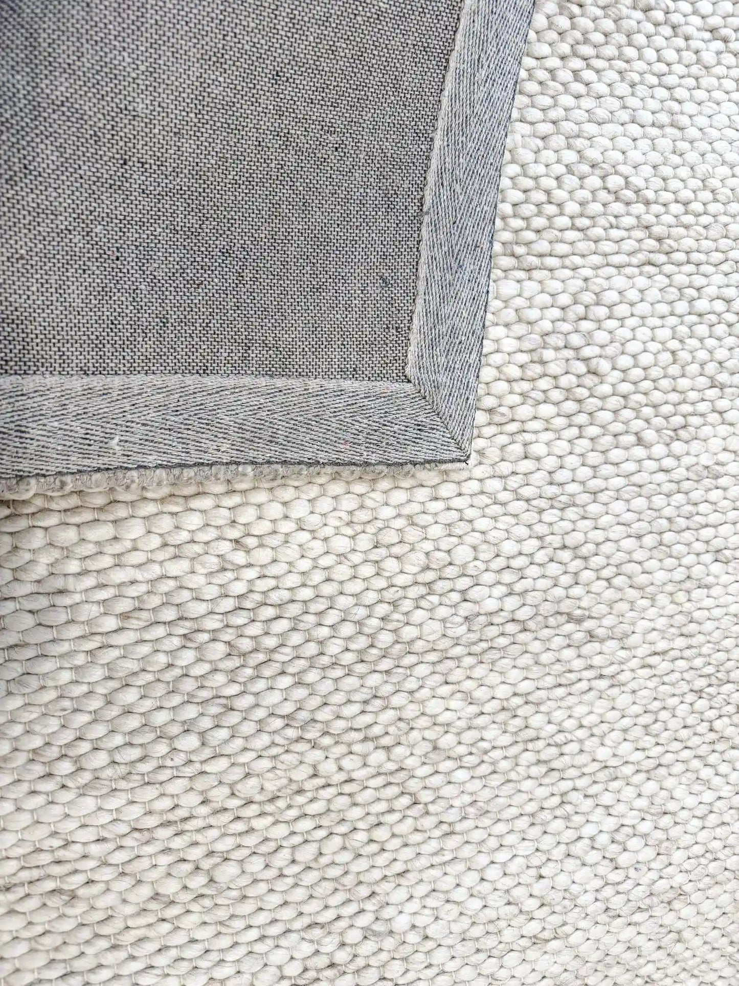 Ellis | Minimal Wool Weave Rug - Beige