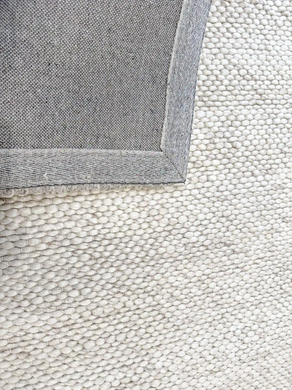 Ellis | Minimal Wool Weave Rug - Beige