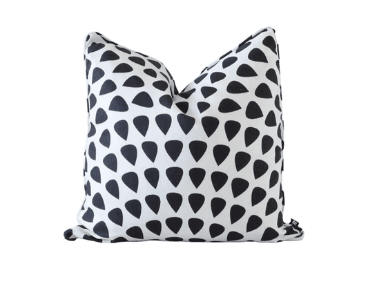 Honeymoon | Self-Piped Linen Cushion Black - Mirra Interiors